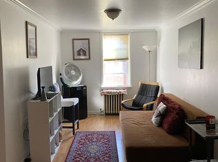 258 S 10th St #5, Philadelphia, PA 19107