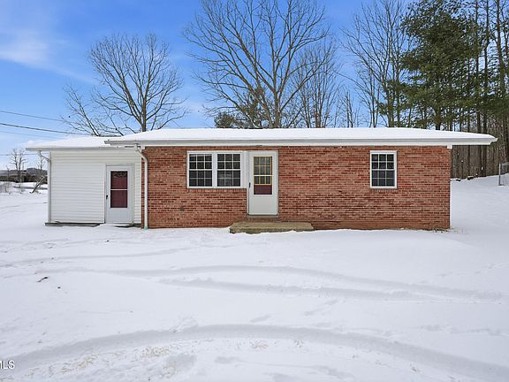 3rd image of 9370 Adwell Rd