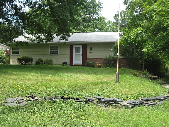 2nd image of 3 Upper Magic Circle Dr