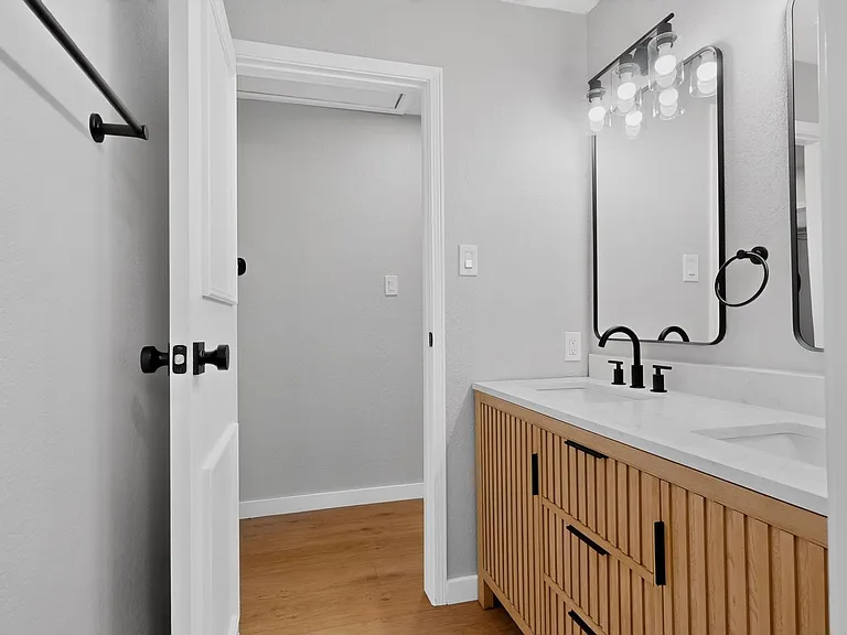 215 Aspenway Dr — Photo 34