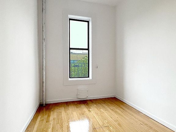 5th image of 110 Convent Ave APT 20