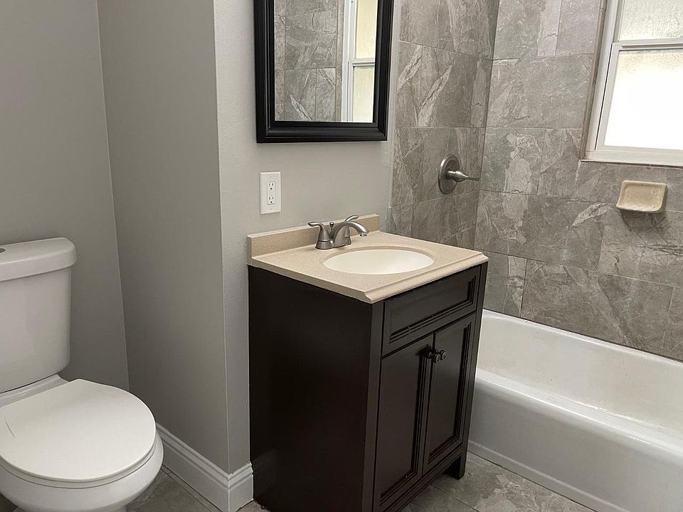 1st image of 348 Royal Palm Dr