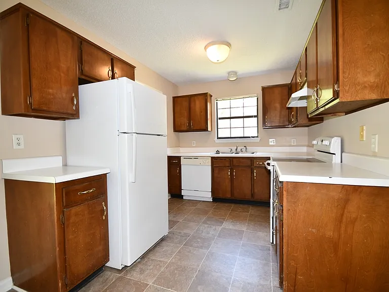 1323 Stratton Place Dr #B — Photo 5