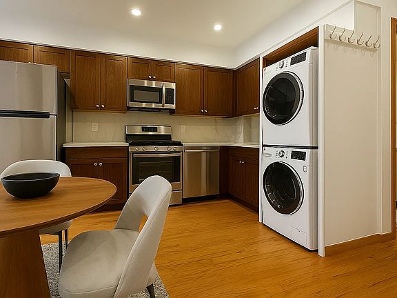 2nd image of 150 Forsyth St APT 6A