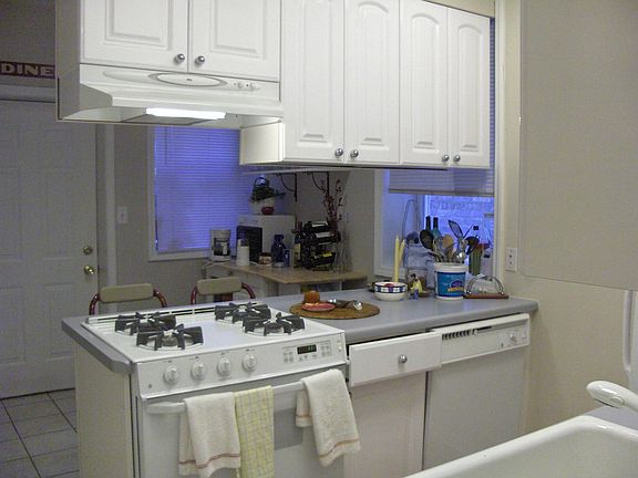 3rd image of 1422 W Belmont Ave APT 1