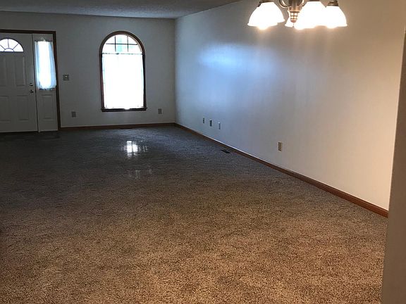 2nd image of 2090 Saint Clair St