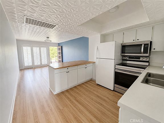 2nd image of 64275 Spyglass Ave Unit 50