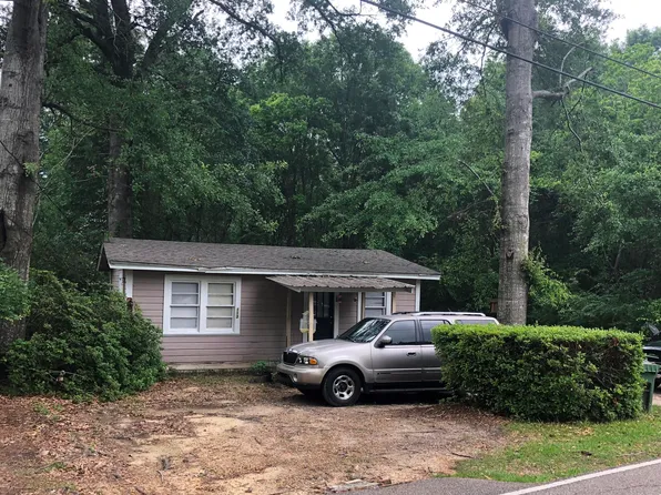 111 Pinehills Dr, Hattiesburg, MS 39402