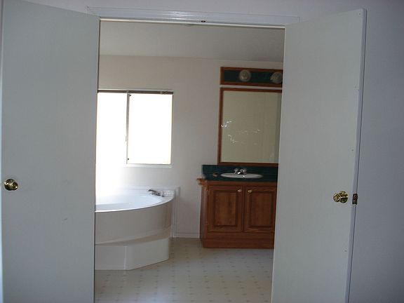 5th image of 5188 Wooded Glen Dr