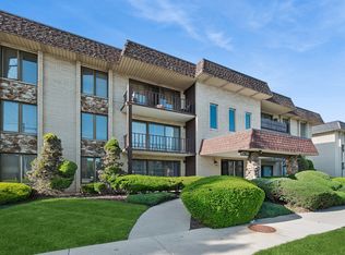 4716 W 106th Pl #2B-OAK, Oak Lawn, IL 60453