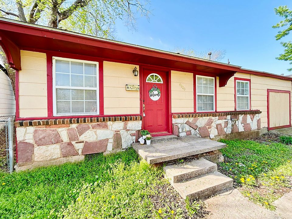 1st image of 4220 SE 25th St