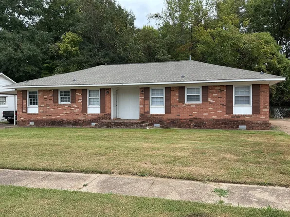 24 Carolane Dr #R, Jackson, TN 38305