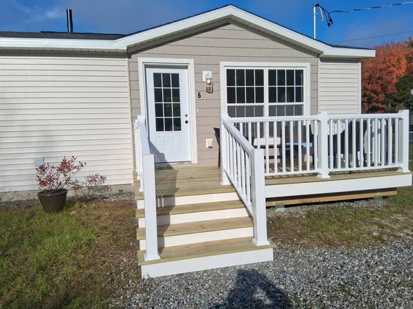 6 Paddock Dr, Brunswick, ME 04011