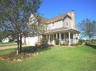 2216 SW Wolf Run Ct, Claremore, OK 74019