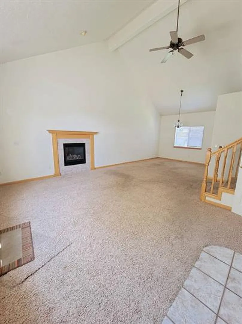 Single Family Home in Hunters Cove — Photo 2