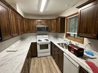 802 E Woodland Trl, Prairie Du Sac, WI 53578