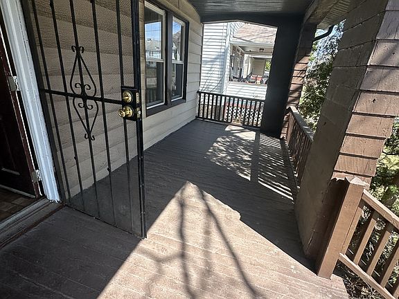 2nd image of 13601 Eaglesmere Ave