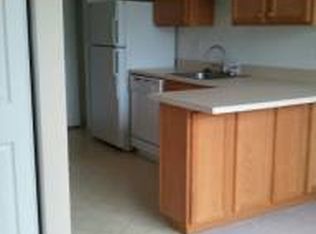 825 Maplewood Dr APT 10, Cedar Falls, IA 50613