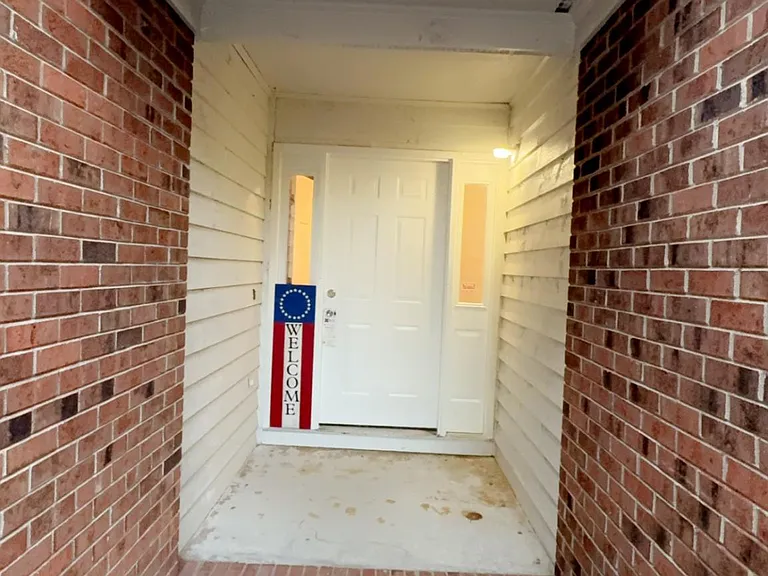 103 Ashton Pl — Photo 3