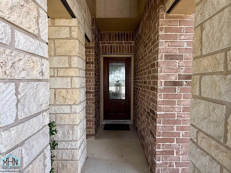13714 Altamirano — Photo 2