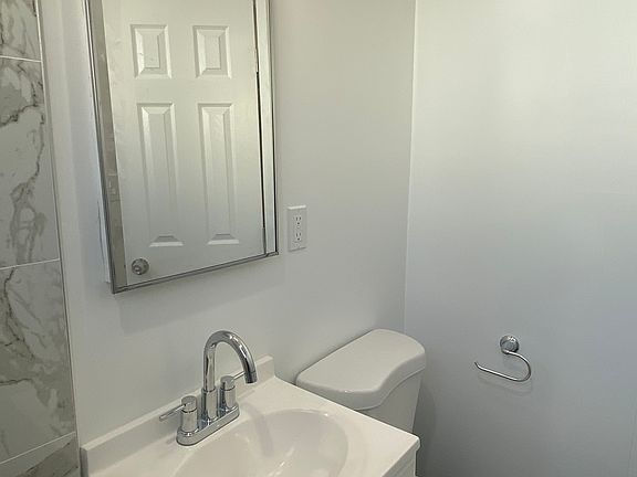 5th image of 40 Bennett Ave #3
