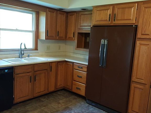 3rd image of 1005 W 100th St