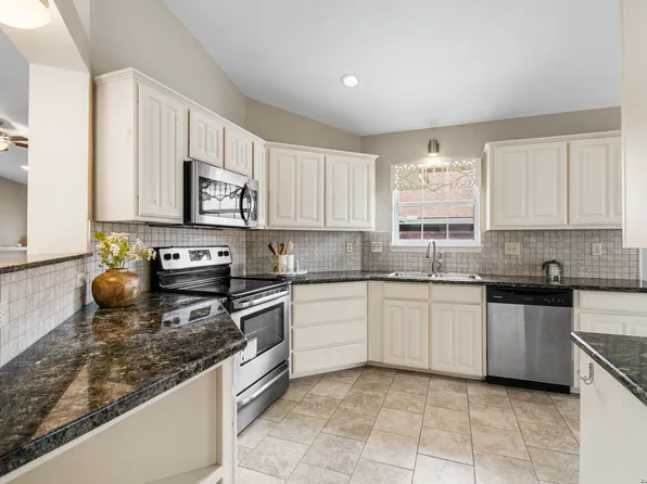 419 Fitch, Kerrville, TX 78028