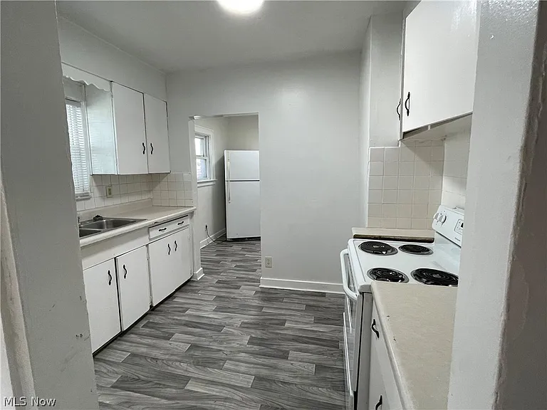 958 E Wilbeth Rd #LOWER — Photo 2