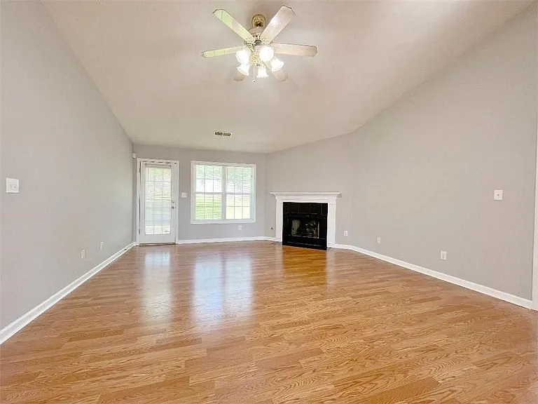 408 Lee Miller Dr — Photo 5