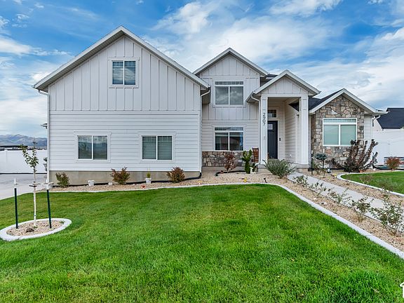 3rd image of 2907 E Dreyden Ln