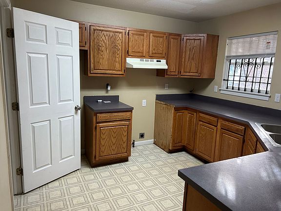 5th image of 1302 Elmwood Ave