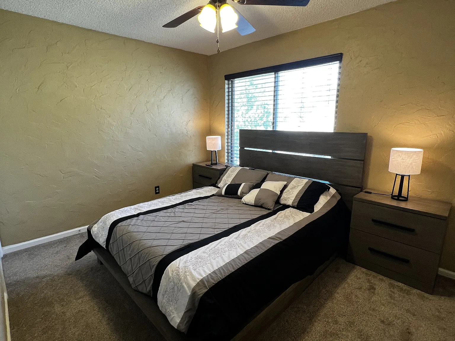 4 bed, 2183 sqft, $950 — Photo 3