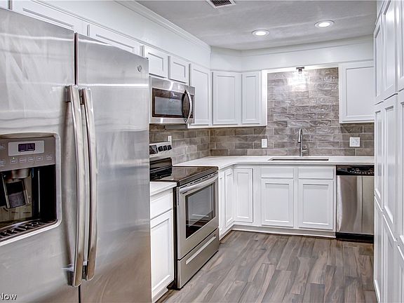 4th image of 1265 Wednesbury Cir APT 4B