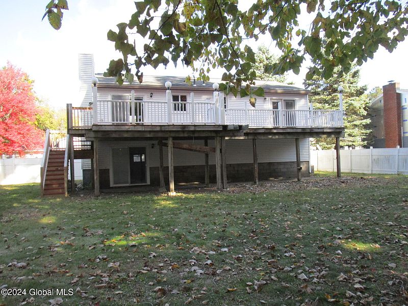 5th image of 4 Thoroughbred Lane