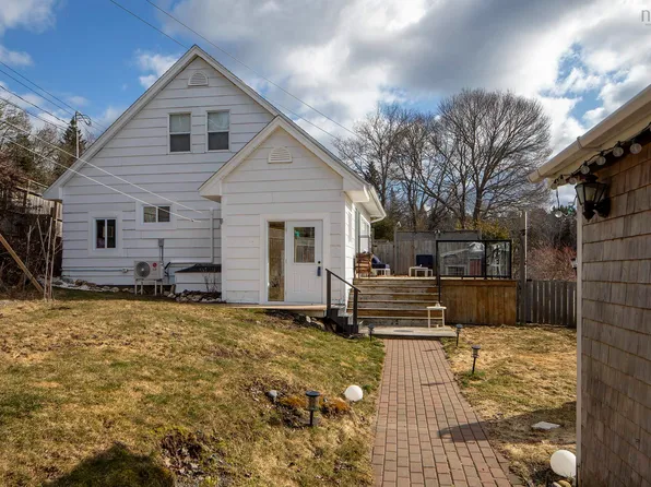 1 Ingram River Ln, Ingramport, NS B3Z 4A2