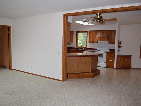4th image of 1966 Rosewood Dr