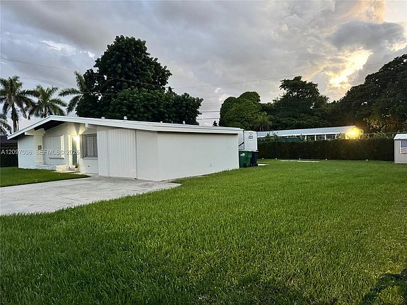 4th image of 27120 SW 144th Ct