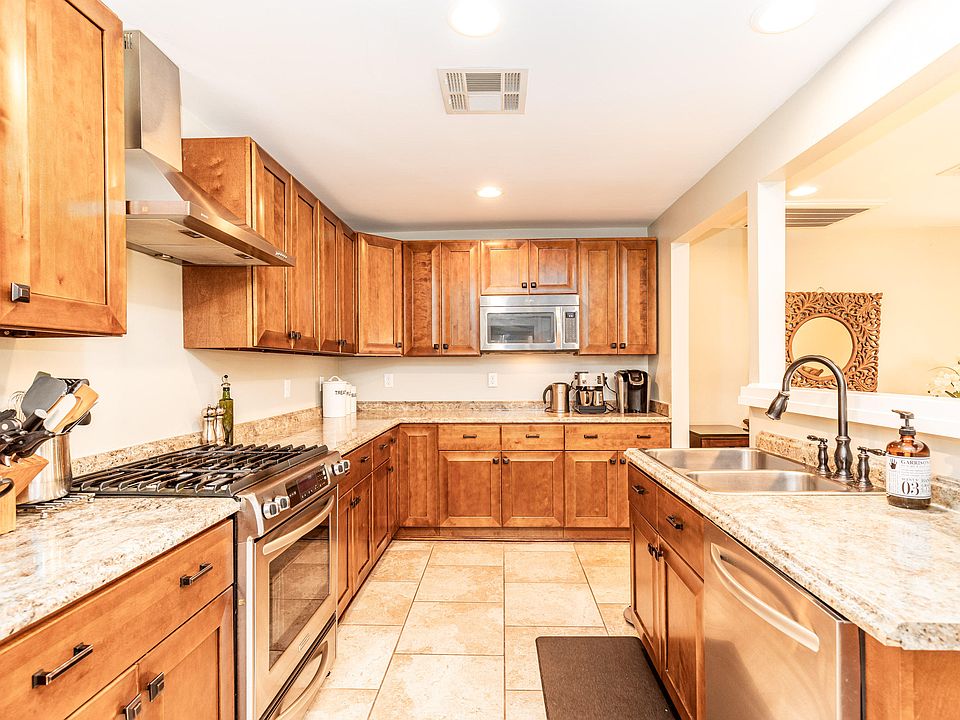 1st image of 242 Beachview Dr