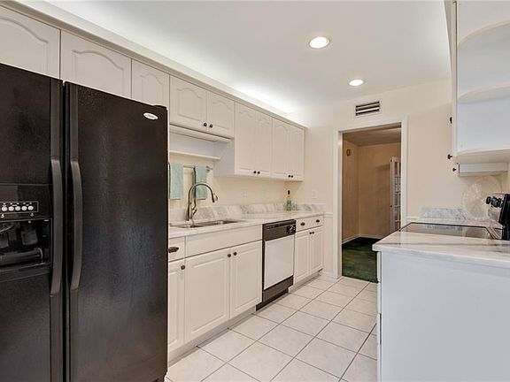 4th image of 4905 Shetland Ave