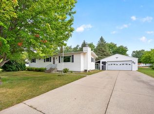 741 S 10th St, Lake City, MN 55041