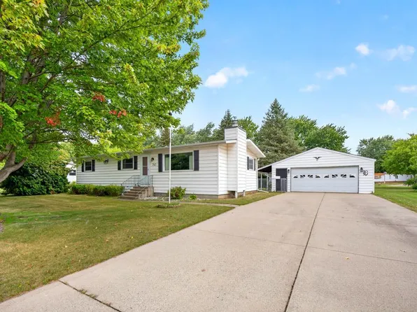 741 S 10th St, Lake City, MN 55041