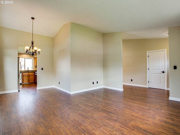 2nd image of 6521 SE Ariel St