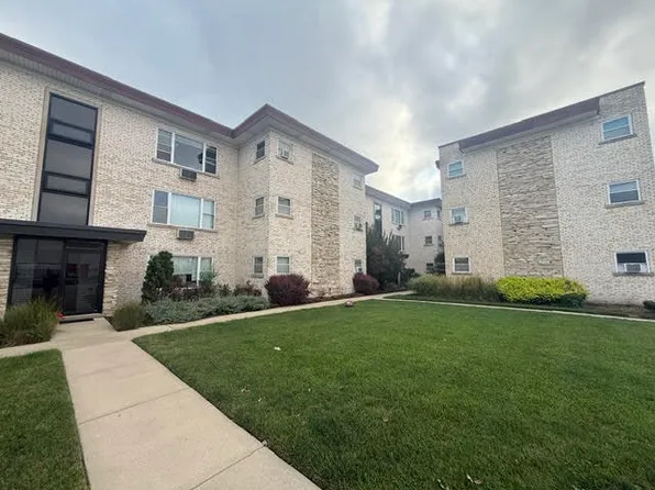 5779 N Northwest Hwy #103, Chicago, IL 60631