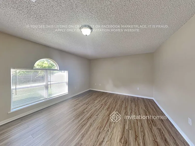 5728 Oakwood Knoll Dr — Photo 4