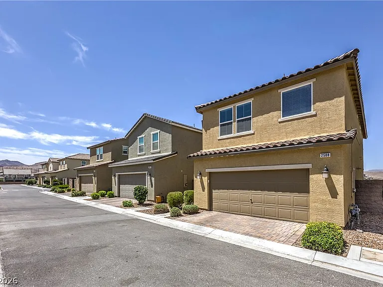 2508 Valdanos Pl — Photo 36
