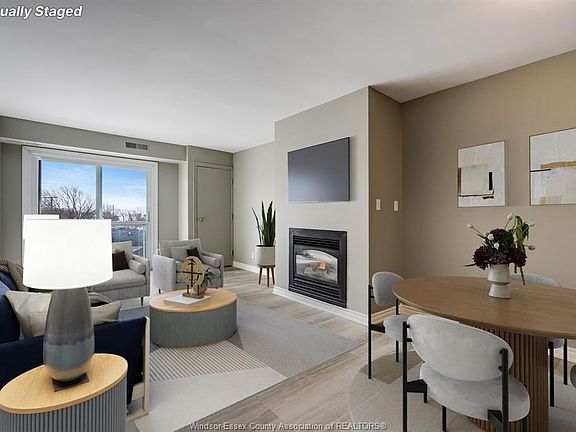 2nd image of 44 Robson Rd #303