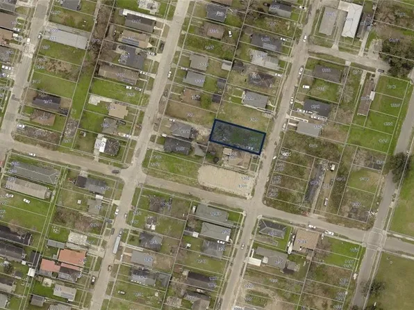 1316 Reynes St, New Orleans, LA 70117