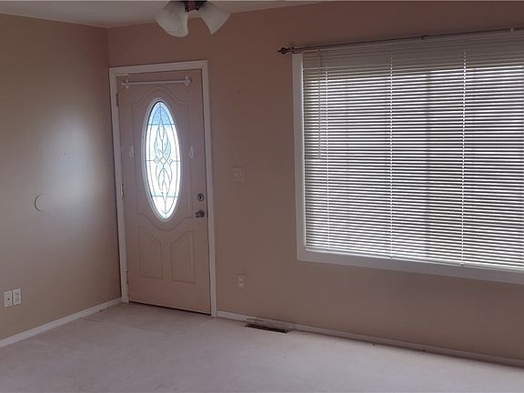 2nd image of 1124 Fairmont Dr