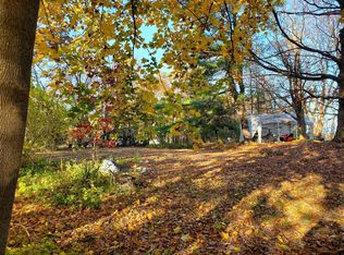 16 Vermont View Dr, Watervliet, NY 12189