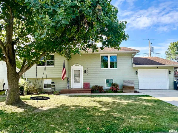 1107 Coronado W, Jacksonville, IL 62650